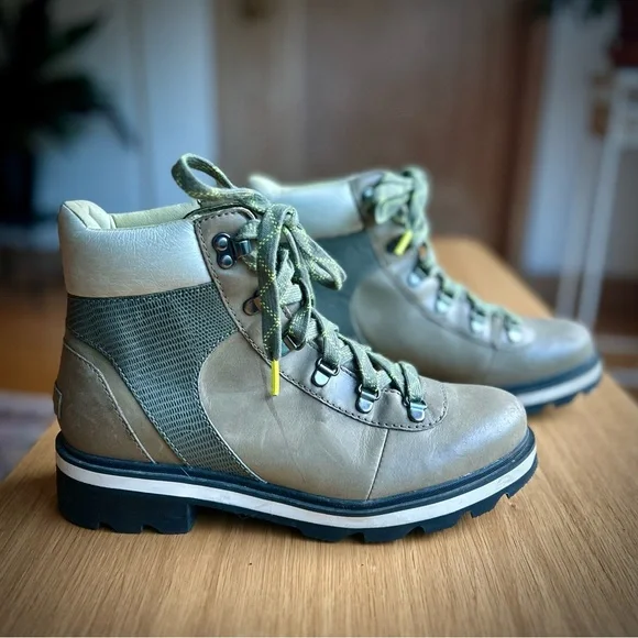 Sorel Gray and Green Winter Boots - Picture 2 of 5